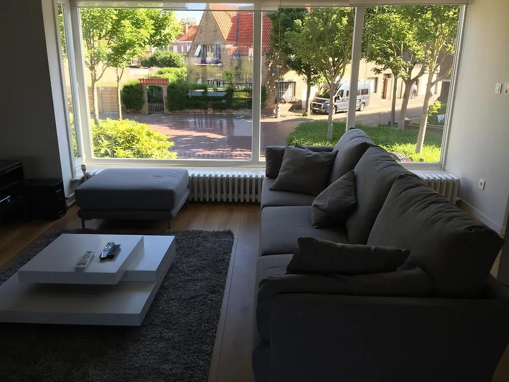 Guesthouse Poppies , Free Parking Ostend Guest house