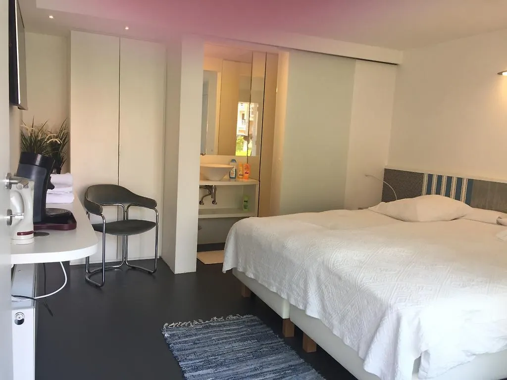 Guesthouse Poppies , Free Parking Ostend Belgium